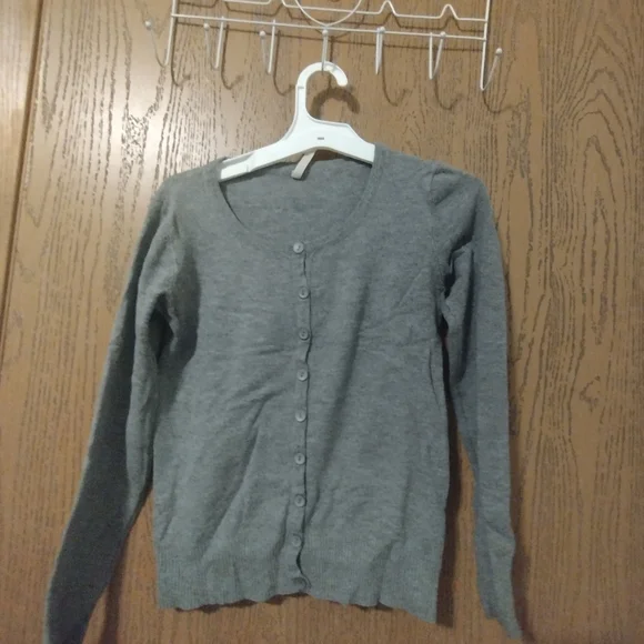 Gray Women's Sweater - Picture 3 of 7
